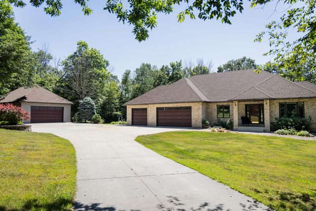 3273 Grand View Lane SW, Byron, MN 55920