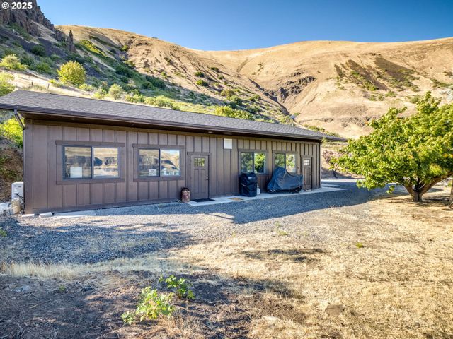 8919 Hwy 14, Wishram, WA 98673