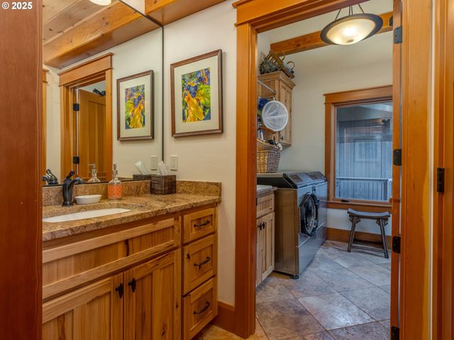 8919 Hwy 14, Wishram, WA 98673