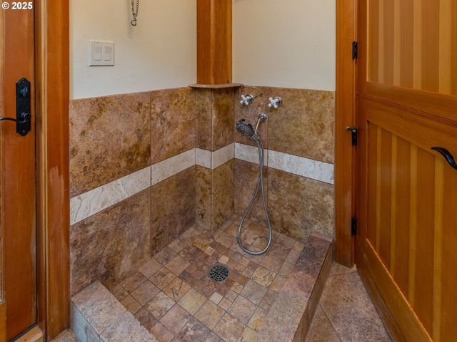 8919 Hwy 14, Wishram, WA 98673