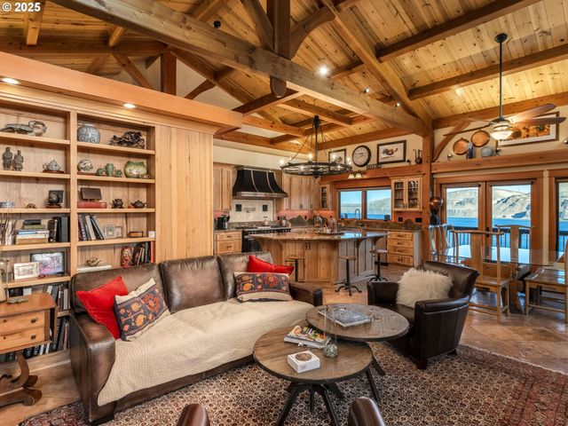 8919 Hwy 14, Wishram, WA 98673