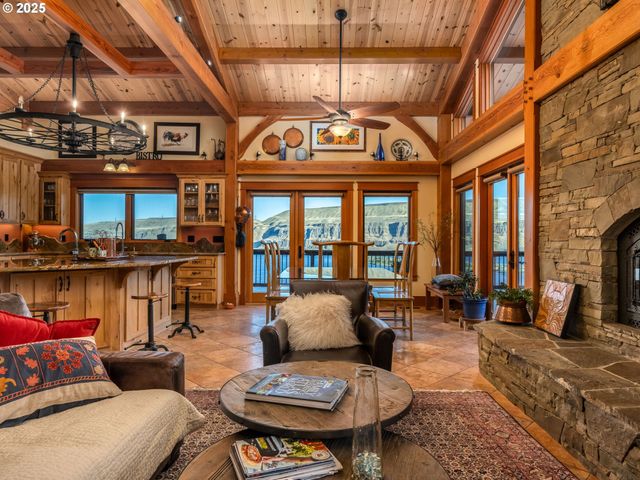 8919 Hwy 14, Wishram, WA 98673