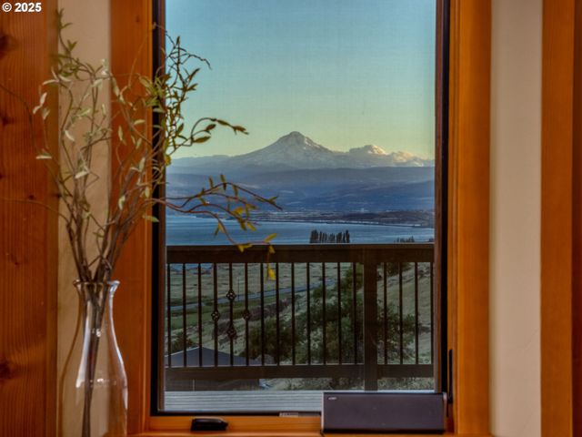 8919 Hwy 14, Wishram, WA 98673