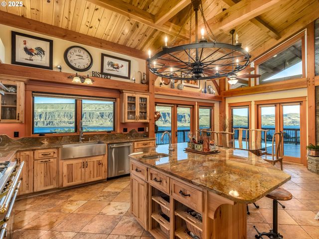 8919 Hwy 14, Wishram, WA 98673