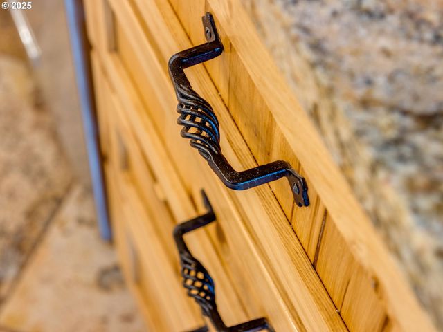 8919 Hwy 14, Wishram, WA 98673