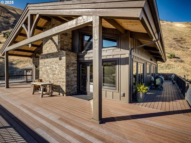 8919 Hwy 14, Wishram, WA 98673