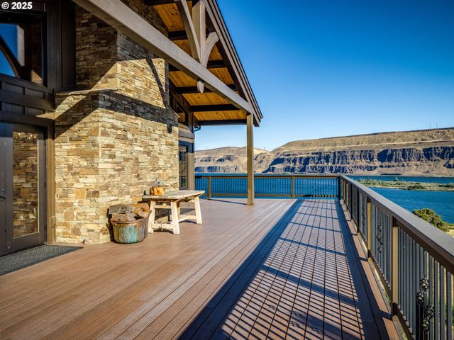 8919 Hwy 14, Wishram, WA 98673