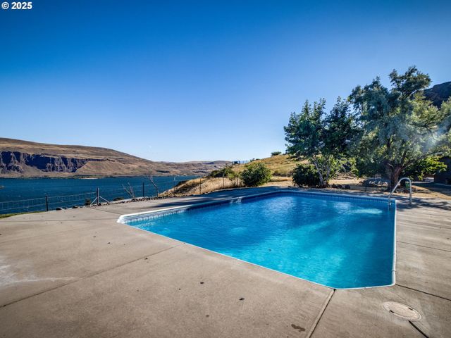 8919 Hwy 14, Wishram, WA 98673