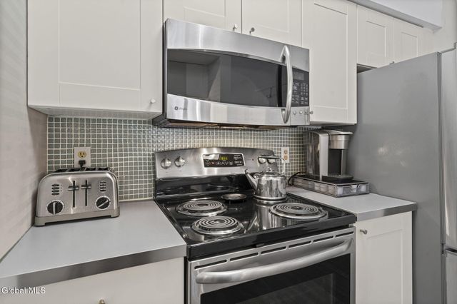 212 Monmouth Way, Clifton Park, NY 12065