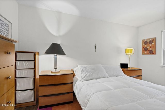 212 Monmouth Way, Clifton Park, NY 12065