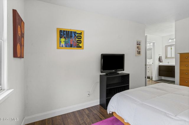 212 Monmouth Way, Clifton Park, NY 12065