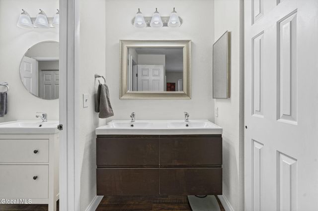 212 Monmouth Way, Clifton Park, NY 12065