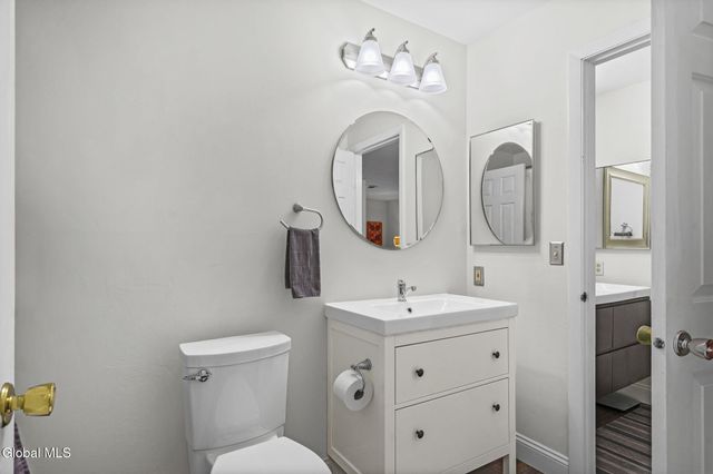 212 Monmouth Way, Clifton Park, NY 12065