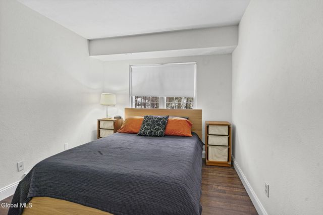 212 Monmouth Way, Clifton Park, NY 12065