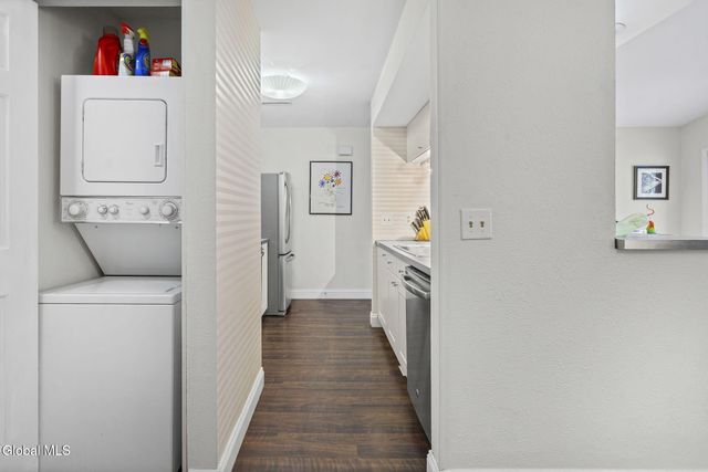 212 Monmouth Way, Clifton Park, NY 12065