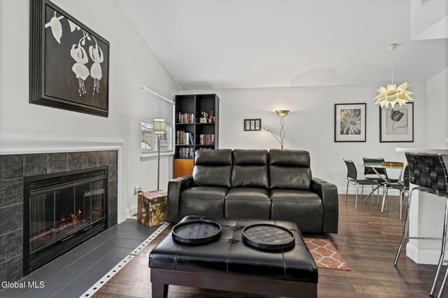 212 Monmouth Way, Clifton Park, NY 12065