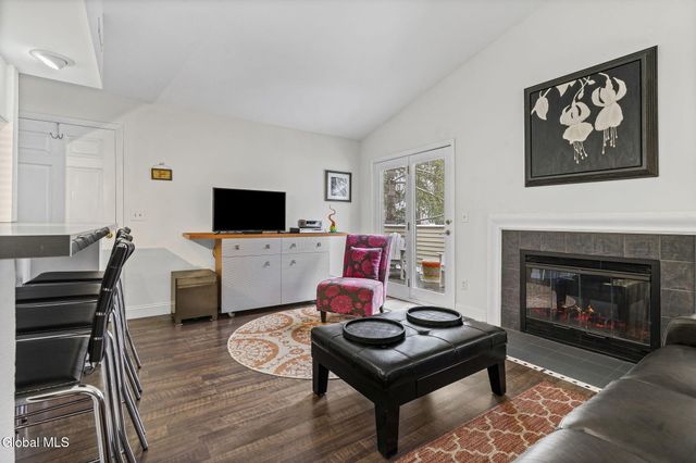 212 Monmouth Way, Clifton Park, NY 12065