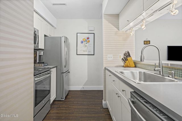 212 Monmouth Way, Clifton Park, NY 12065