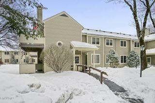 212 Monmouth Way, Clifton Park, NY 12065