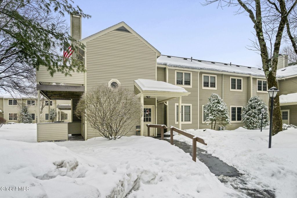 212 Monmouth Way, Clifton Park, NY 12065