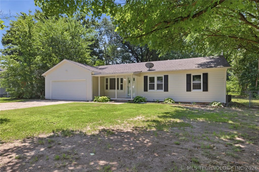 111 Irving Street, Pryor, OK 74361