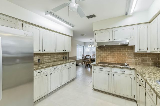 1210 Timber Lane, Rosenberg, TX 77471