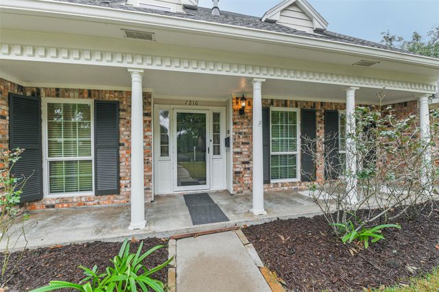 1210 Timber Lane, Rosenberg, TX 77471