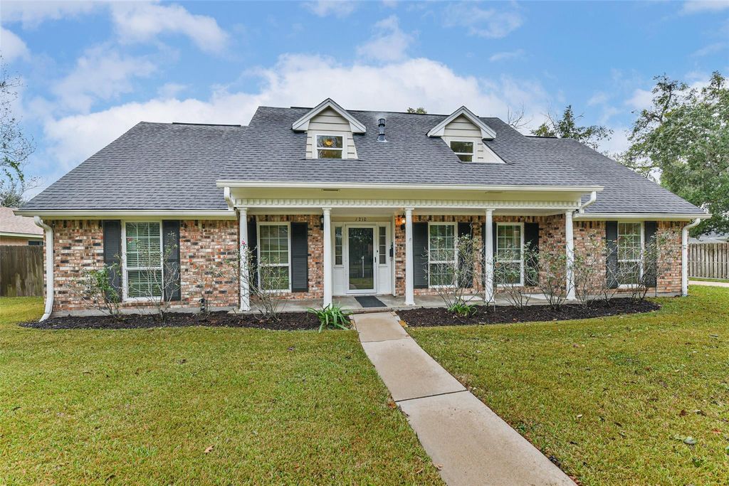 1210 Timber Lane, Rosenberg, TX 77471