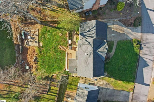 18 River Way, Greer, SC 29651