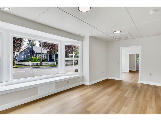 2037 Se 41ST Ave, Portland, OR 97214