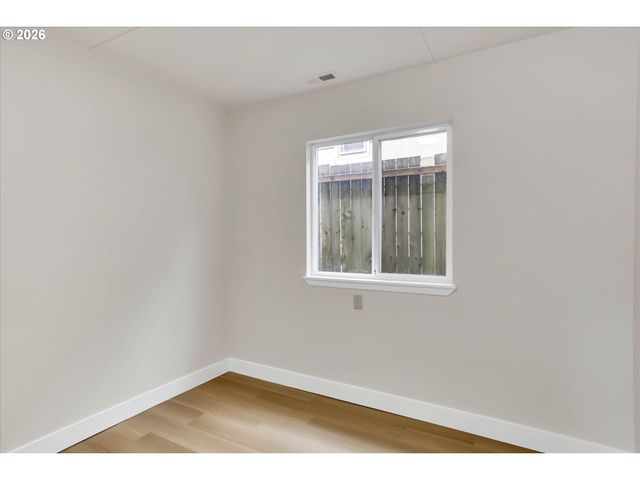 2037 Se 41ST Ave, Portland, OR 97214