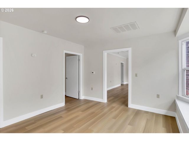 2037 Se 41ST Ave, Portland, OR 97214