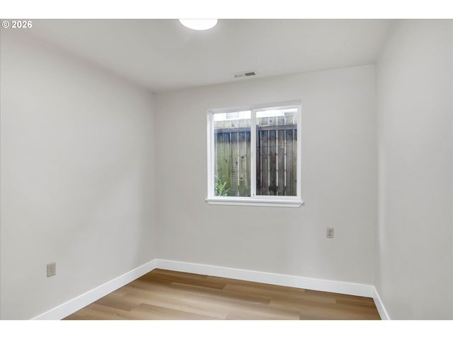 2037 Se 41ST Ave, Portland, OR 97214