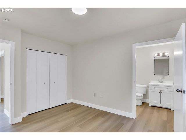 2037 Se 41ST Ave, Portland, OR 97214