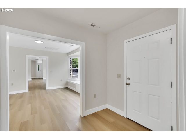 2037 Se 41ST Ave, Portland, OR 97214
