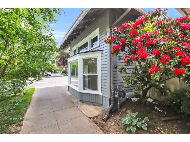 2037 Se 41ST Ave, Portland, OR 97214