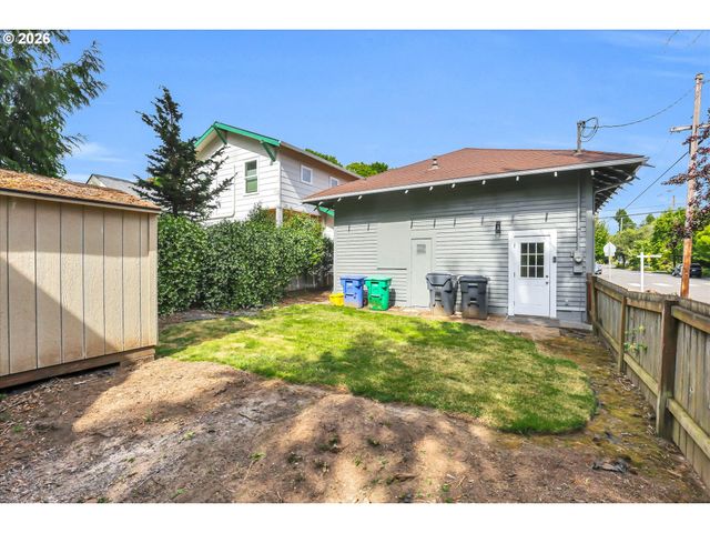 2037 Se 41ST Ave, Portland, OR 97214