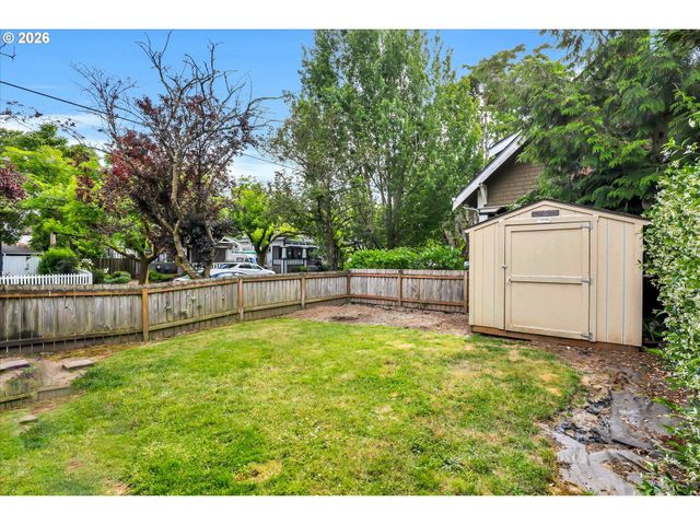 2037 Se 41ST Ave, Portland, OR 97214