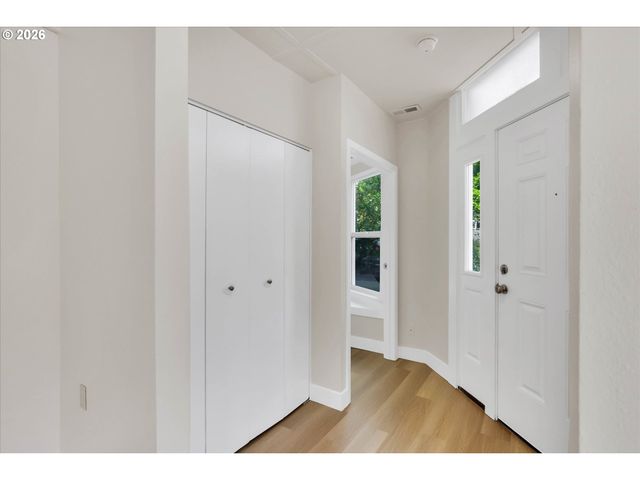 2037 Se 41ST Ave, Portland, OR 97214