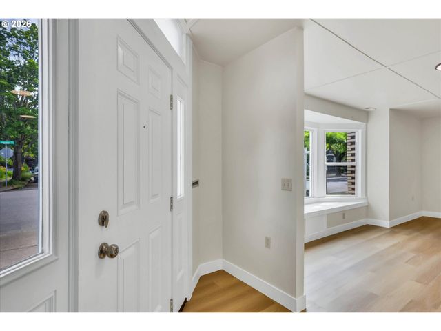 2037 Se 41ST Ave, Portland, OR 97214