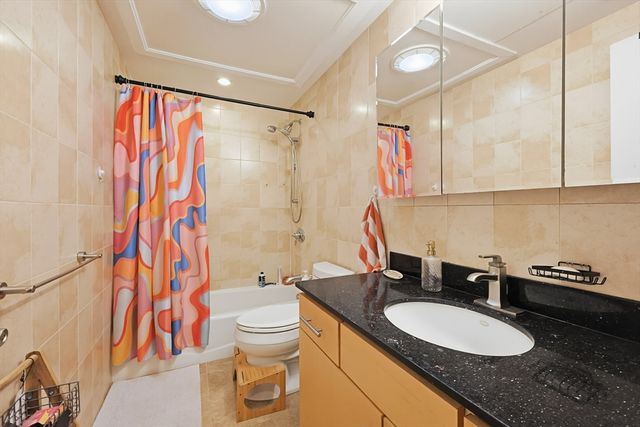 42 Beach St 6B, Boston, MA 02111