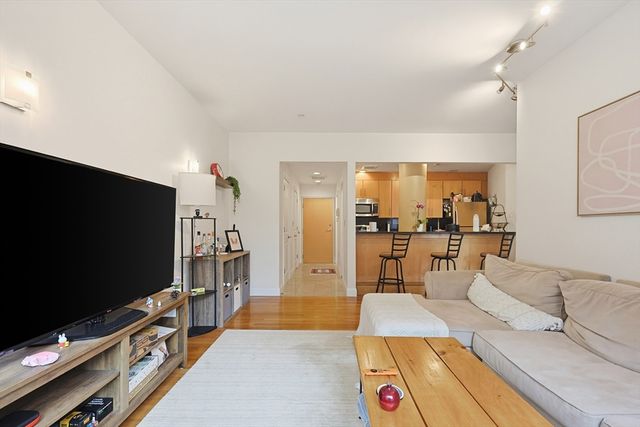 42 Beach St 6B, Boston, MA 02111