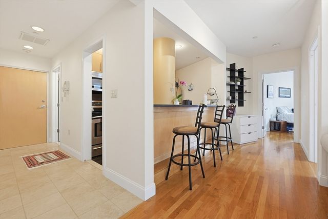 42 Beach St 6B, Boston, MA 02111