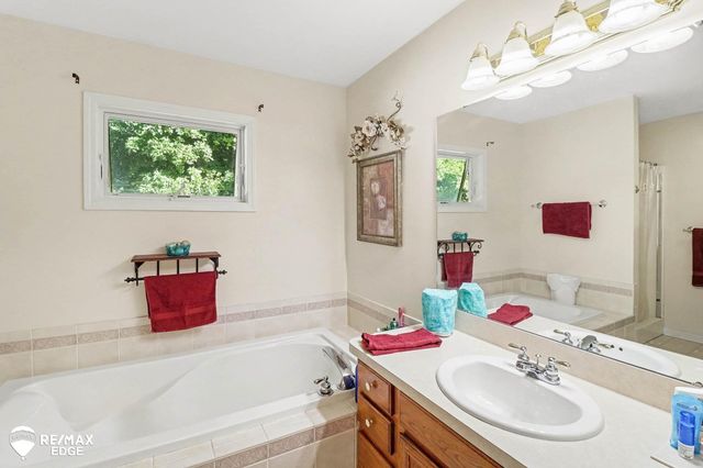 926 Village Drive, Davison, MI 48423