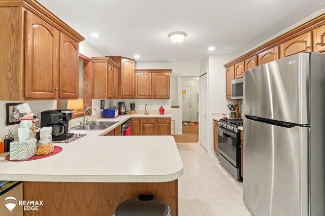 926 Village Drive, Davison, MI 48423