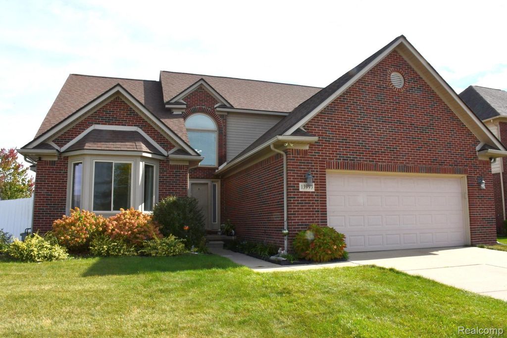 13993 Sturgeon Bar Court, Gibraltar, MI 48173