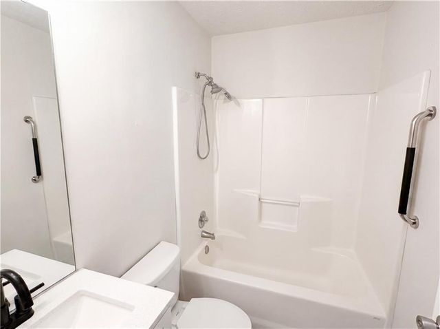 90 Rolling Ridge Drive, Covington, GA 30016