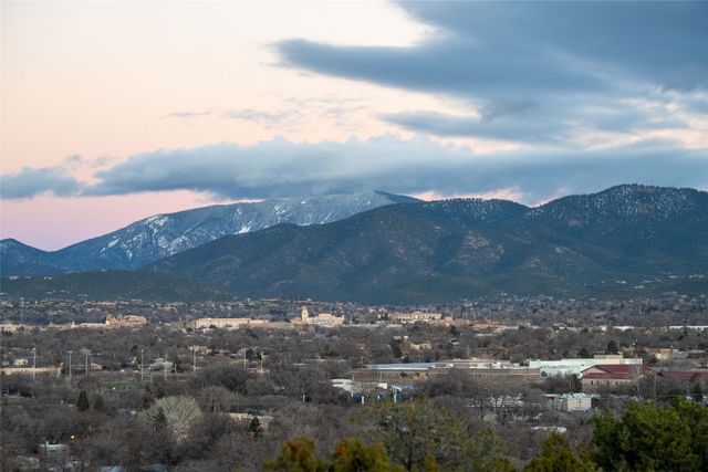 1713 Alameda C, Santa Fe, NM 87501
