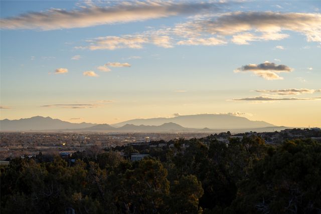 1713 Alameda C, Santa Fe, NM 87501