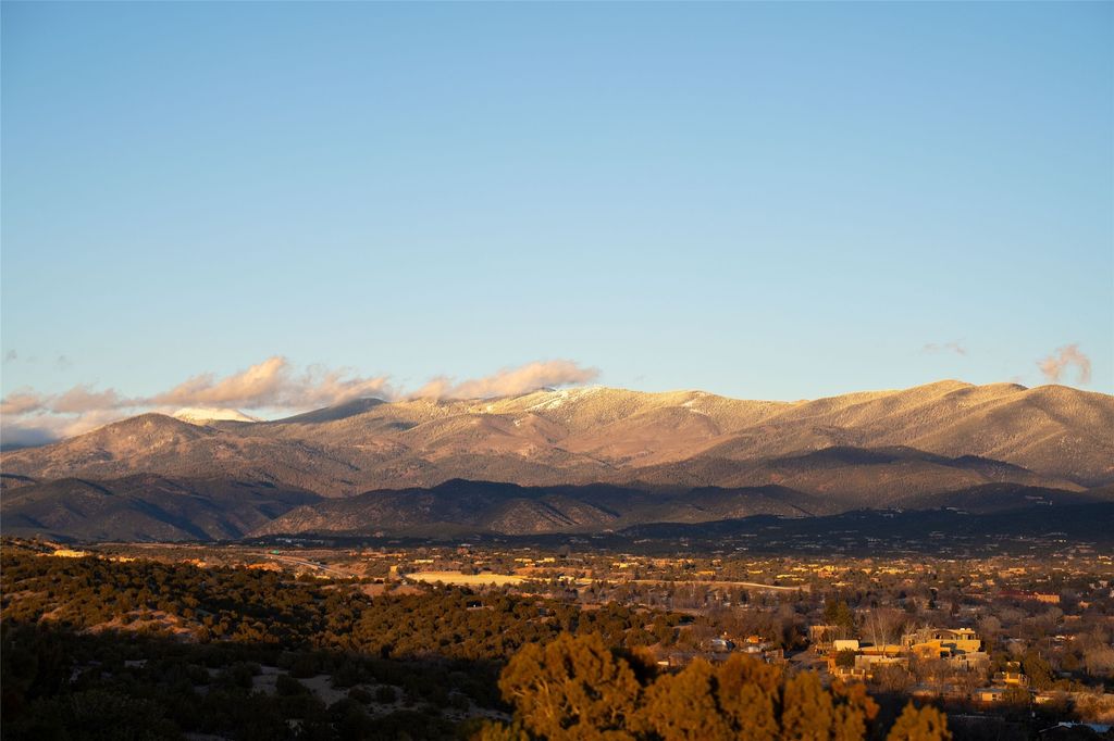1713 Alameda C, Santa Fe, NM 87501